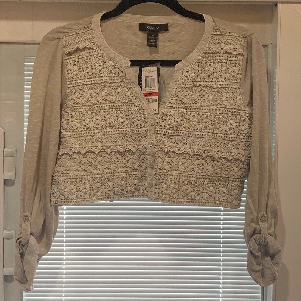 NWT Style & Co Crop Tee Destination Cream Size XS
